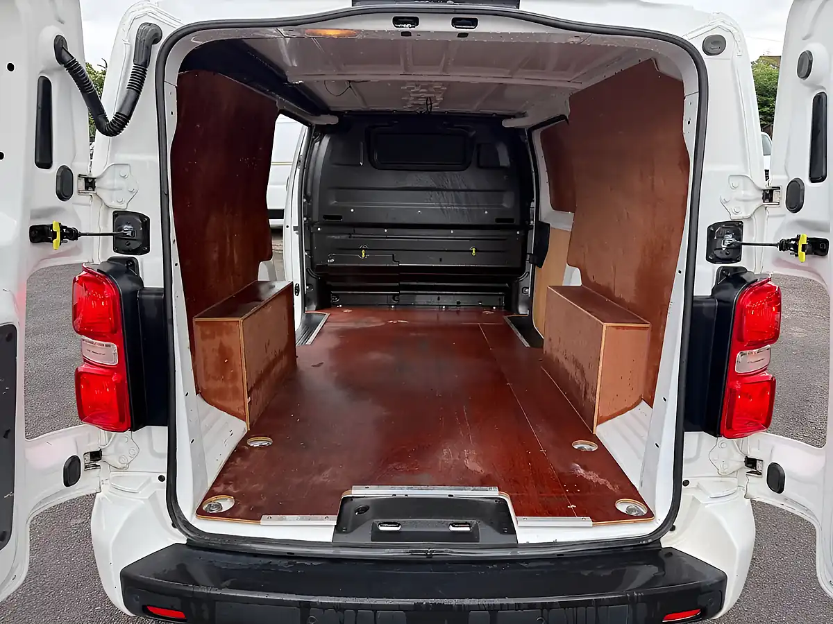 Used 2019 Vauxhall Vivaro Sportive White - Interior and Exterior details 16