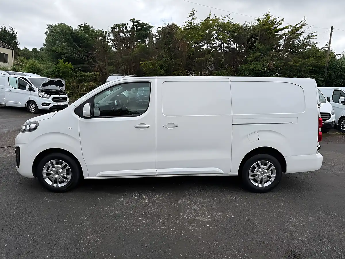 Used 2019 Vauxhall Vivaro Sportive White - Interior and Exterior details 6