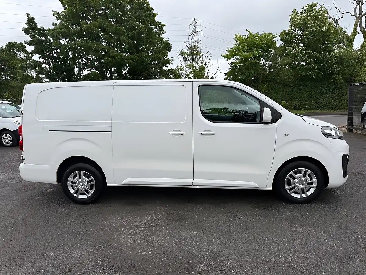 Used 2019 Vauxhall Vivaro Sportive White - Interior and Exterior details 9