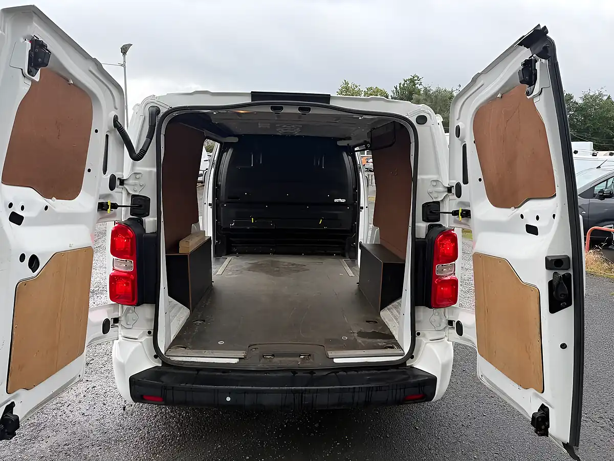 Used 2019 Vauxhall Vivaro Sportive White - Interior and Exterior details 11
