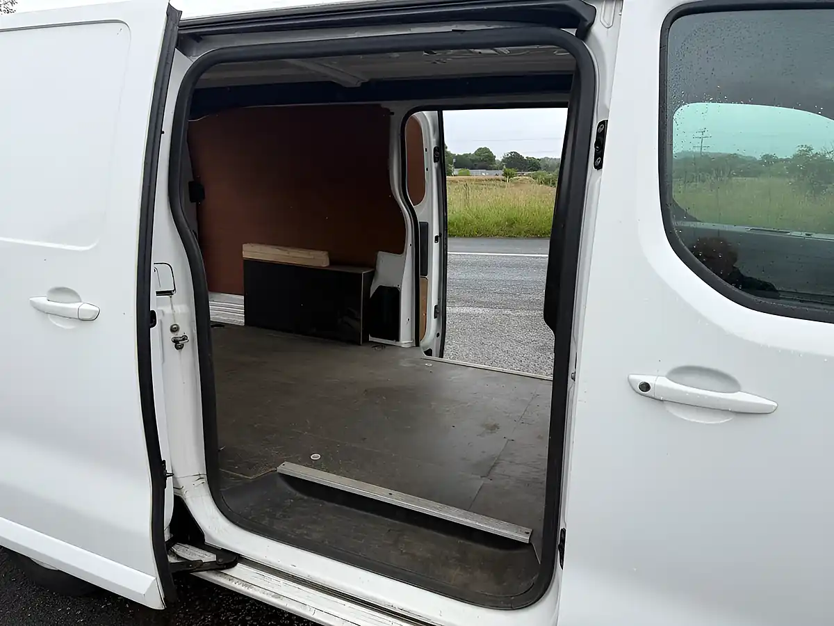 Used 2019 Vauxhall Vivaro Sportive White - Interior and Exterior details 12