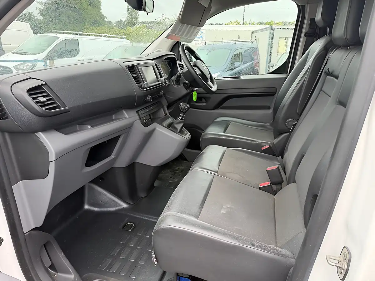 Used 2019 Vauxhall Vivaro Sportive White - Interior and Exterior details 14