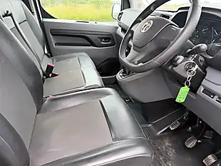 Used 2019 Vauxhall Vivaro Sportive White - Interior and Exterior details 15