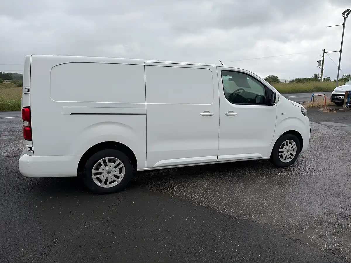Used 2019 Vauxhall Vivaro Sportive White - Interior and Exterior details 3