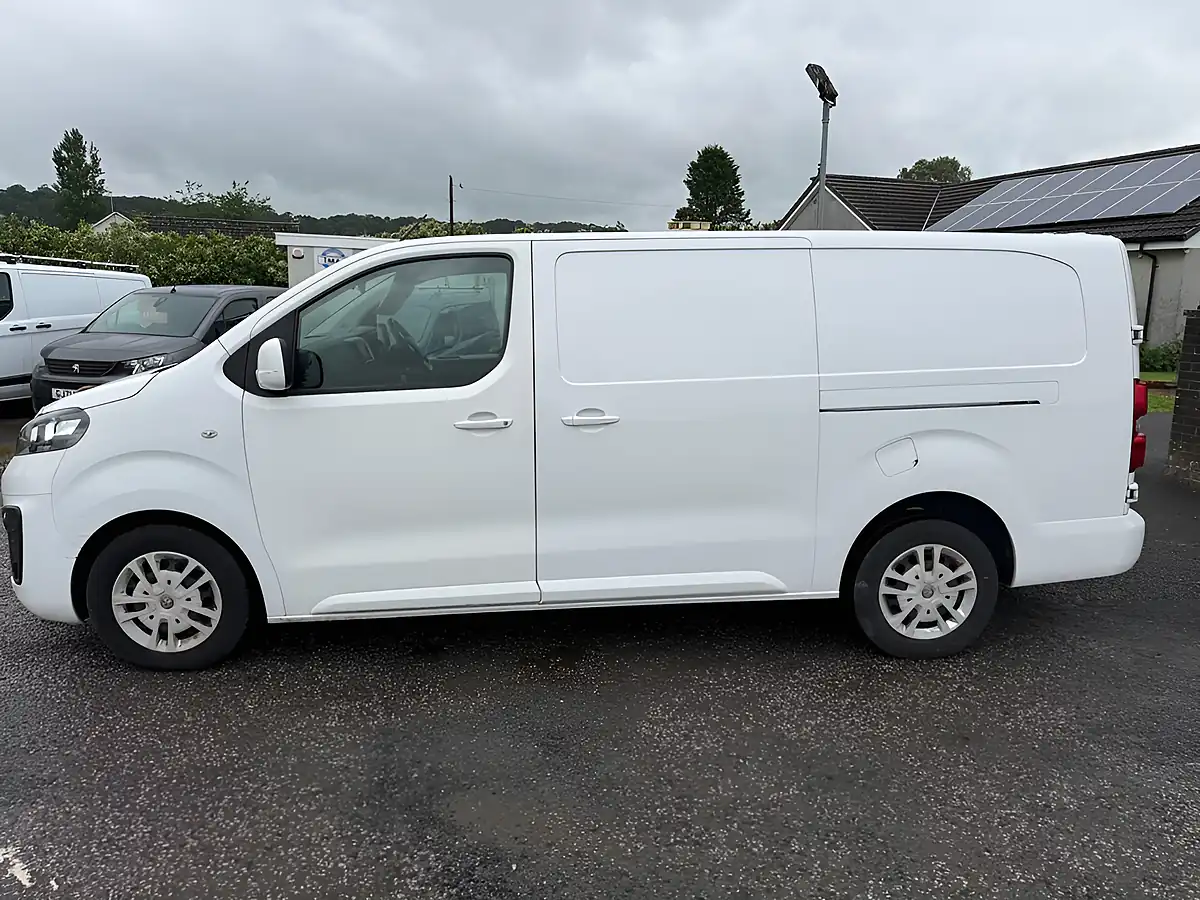 Used 2019 Vauxhall Vivaro Sportive White - Interior and Exterior details 8