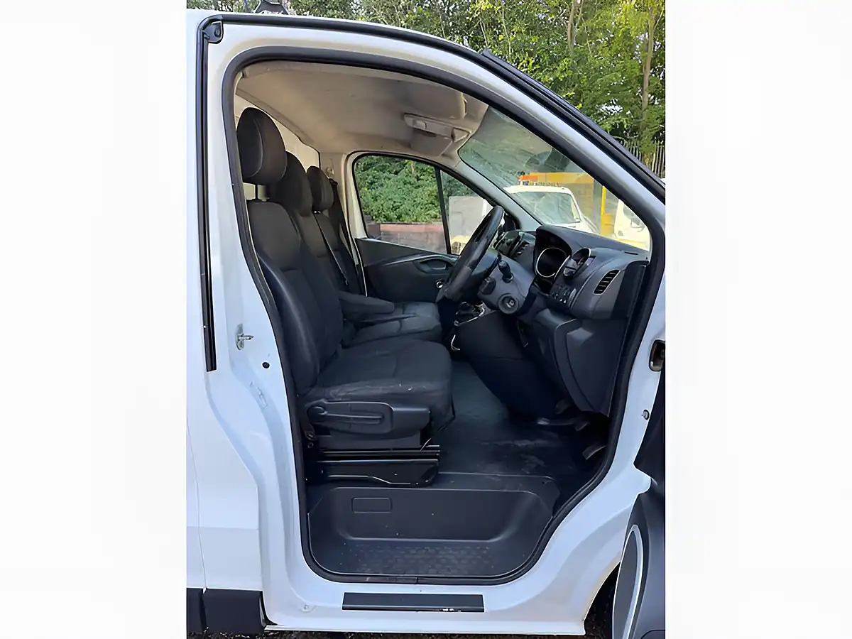 Used 2019 Vauxhall Vivaro Sportive White - Interior and Exterior details 15