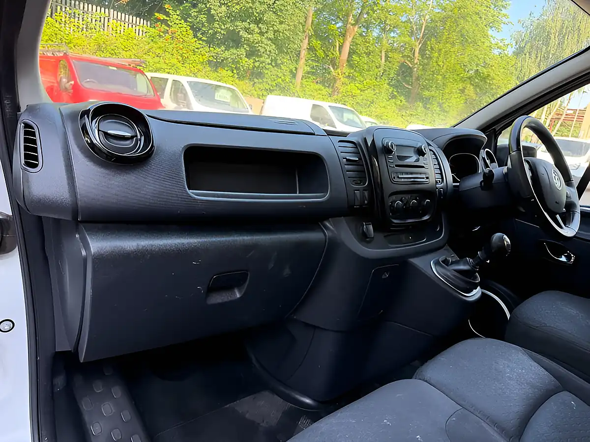 Used 2019 Vauxhall Vivaro Sportive White - Interior and Exterior details 19