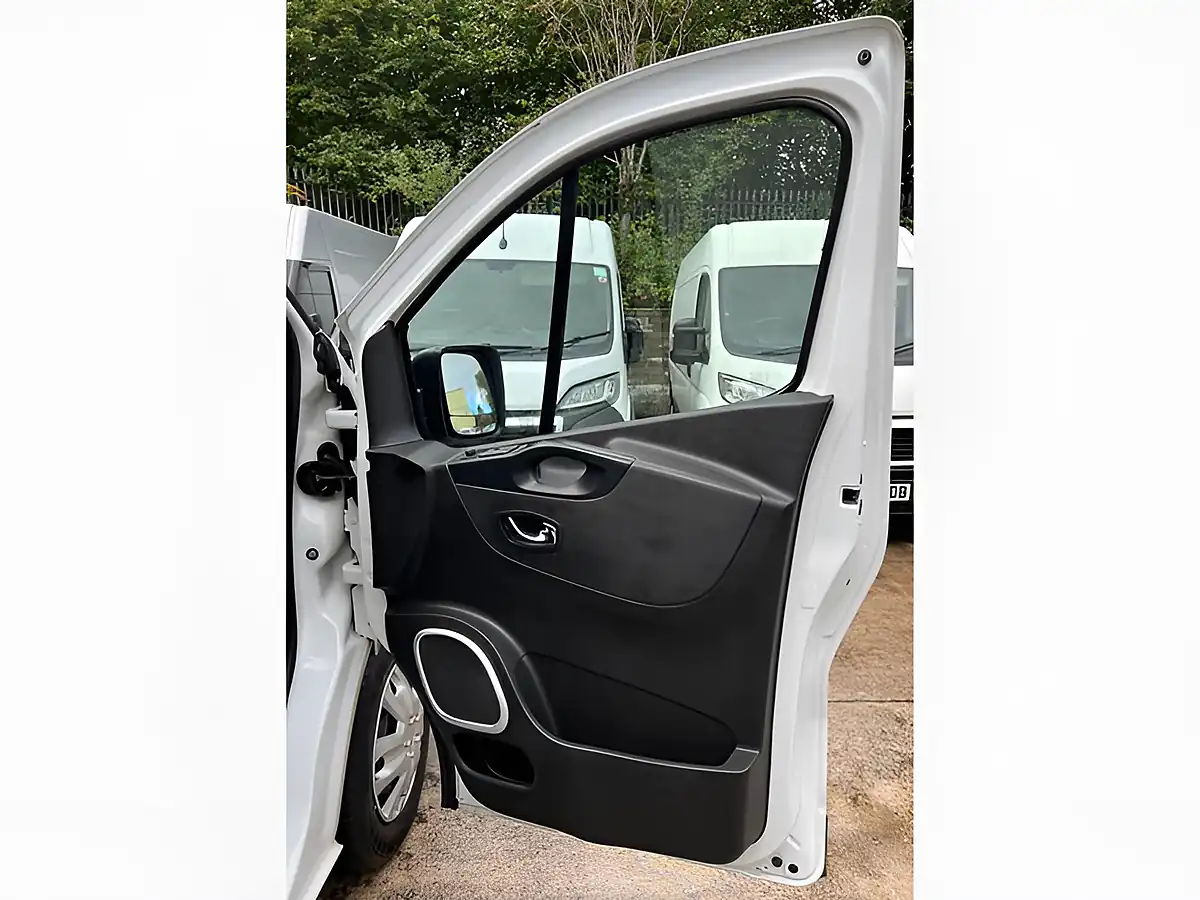 Used 2019 Vauxhall Vivaro Sportive White - Interior and Exterior details 12