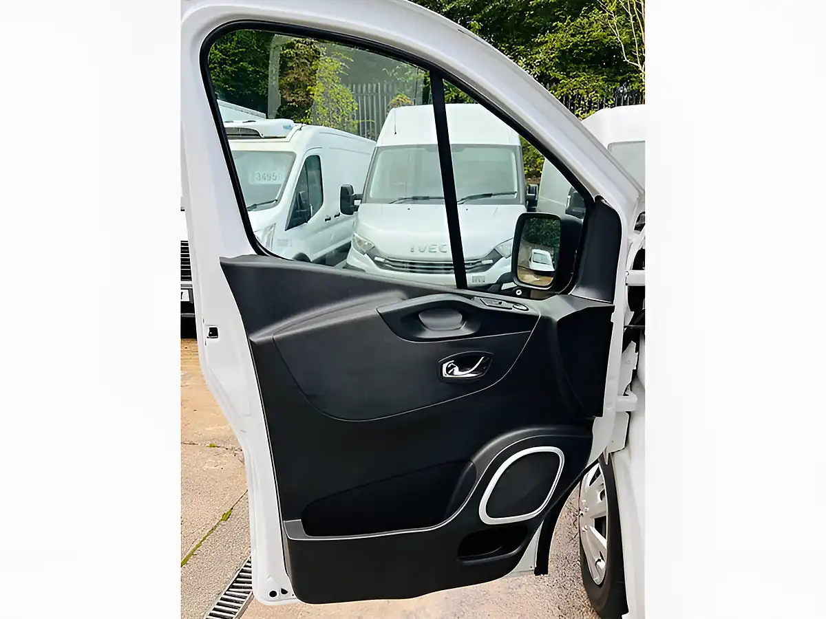Used 2019 Vauxhall Vivaro Sportive White - Interior and Exterior details 17
