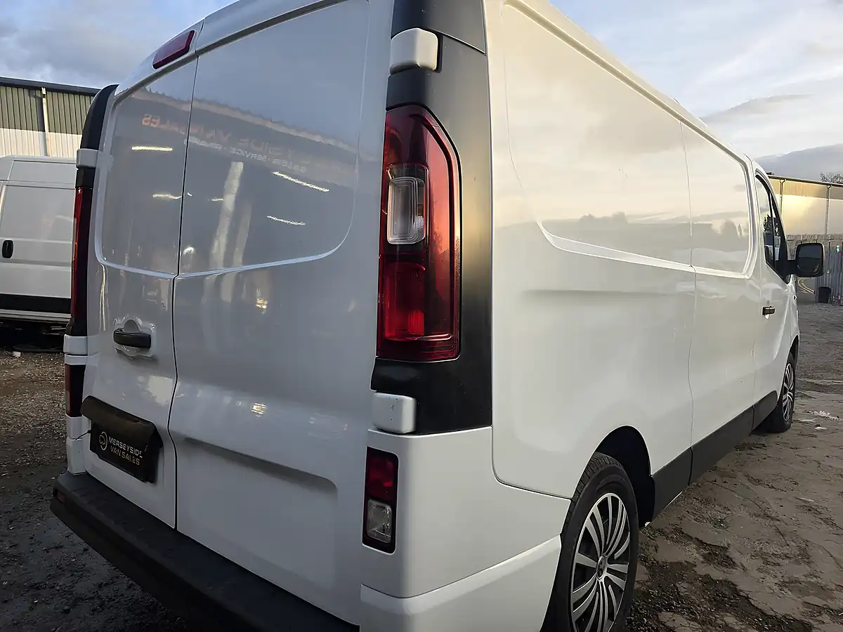 Used 2019 Vauxhall Vivaro Sportive White - Interior and Exterior details 9