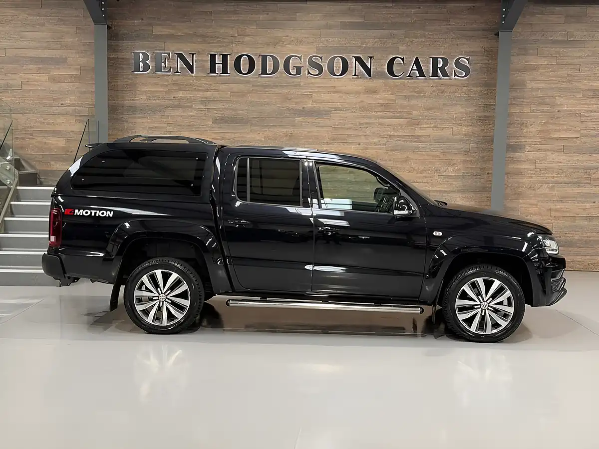 Used 2019 Volkswagen Amarok Aventura Black - Interior and Exterior details 17