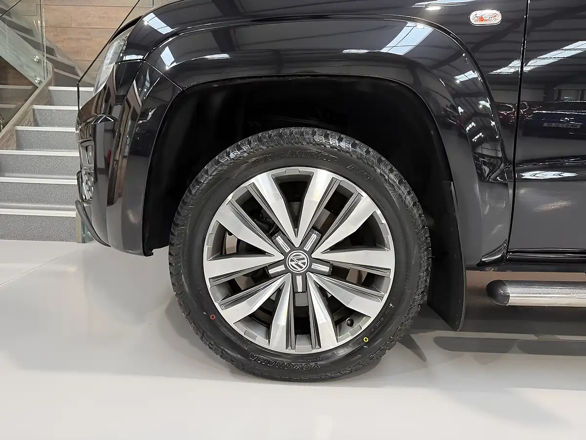 Used 2019 Volkswagen Amarok Aventura Black - Interior and Exterior details 18