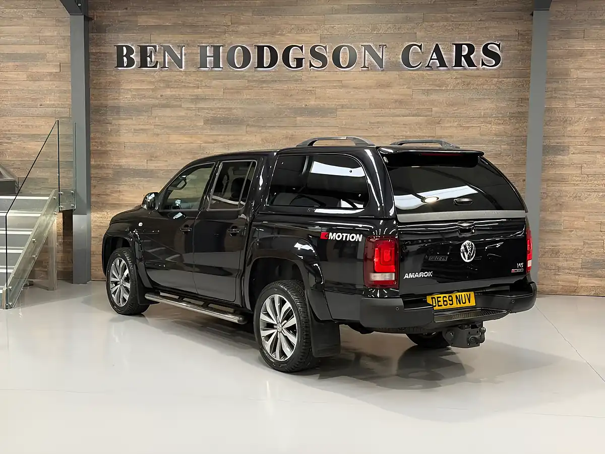 Used 2019 Volkswagen Amarok Aventura Black - Interior and Exterior details 4