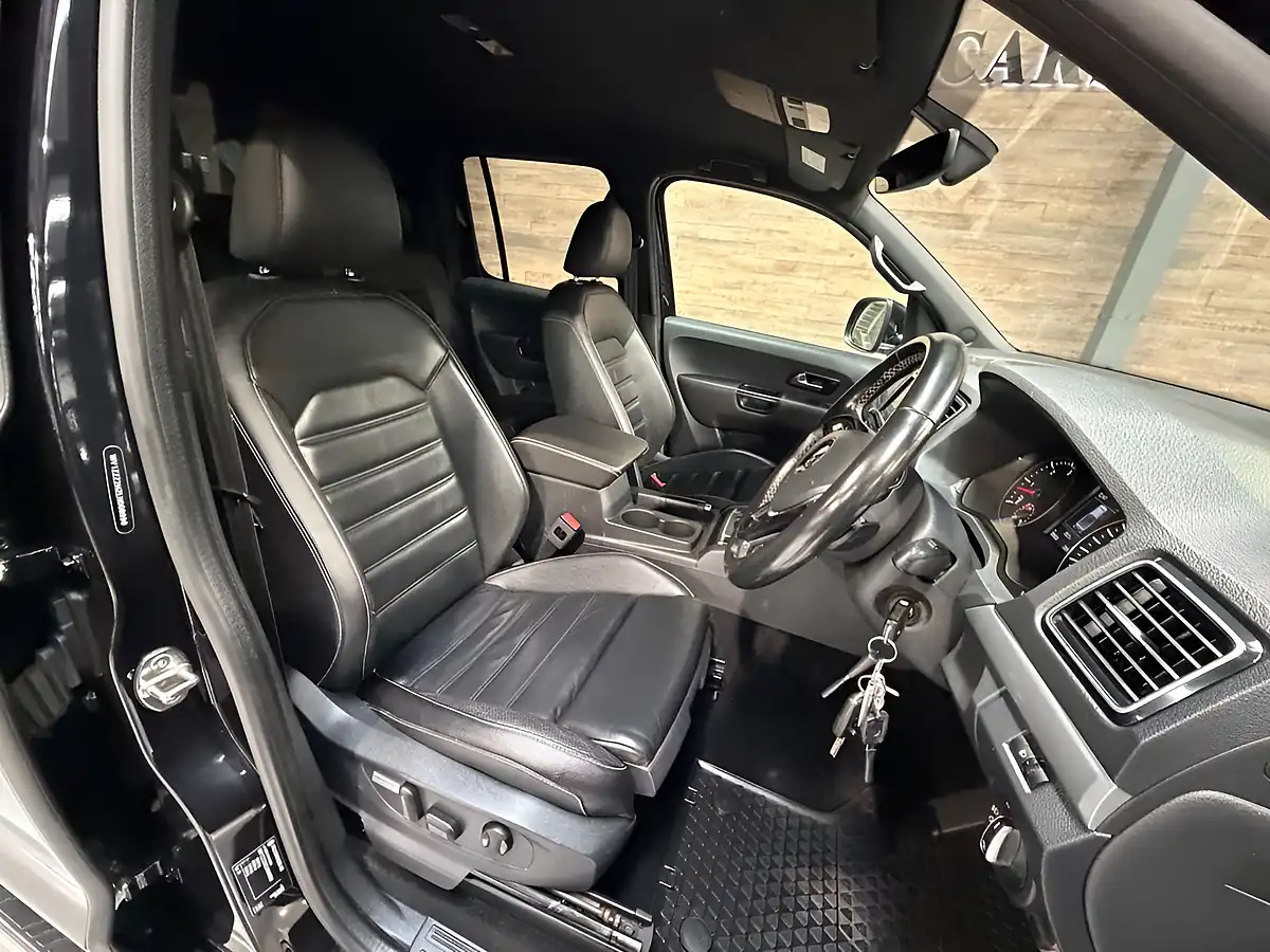 Used 2019 Volkswagen Amarok Aventura Black - Interior and Exterior details 6
