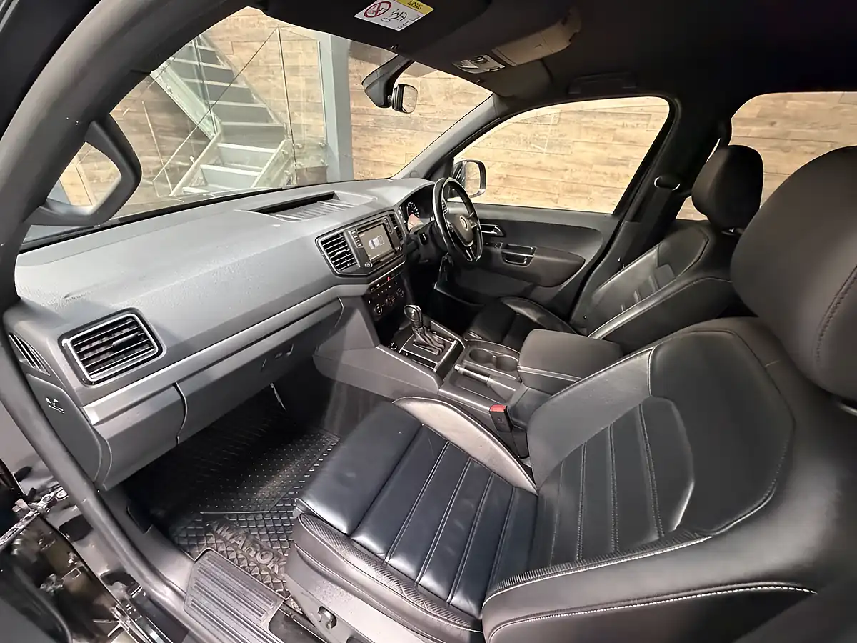 Used 2019 Volkswagen Amarok Aventura Black - Interior and Exterior details 7