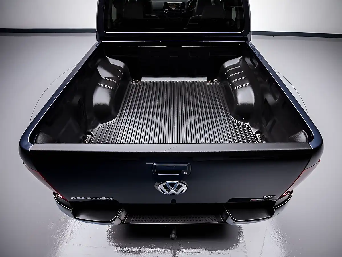Used 2019 Volkswagen Amarok Highline Blue - Interior and Exterior details 12
