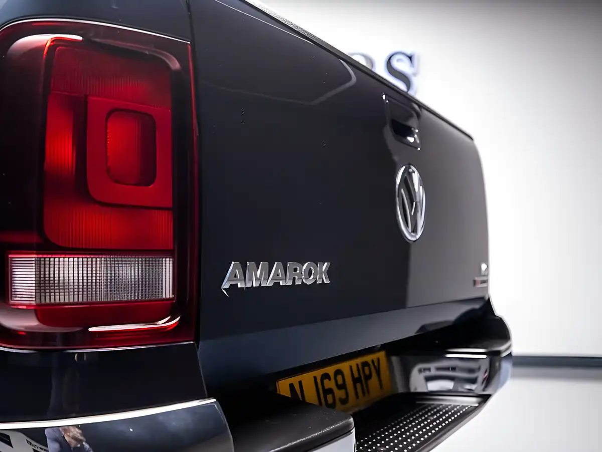 Used 2019 Volkswagen Amarok Highline Blue - Interior and Exterior details 16