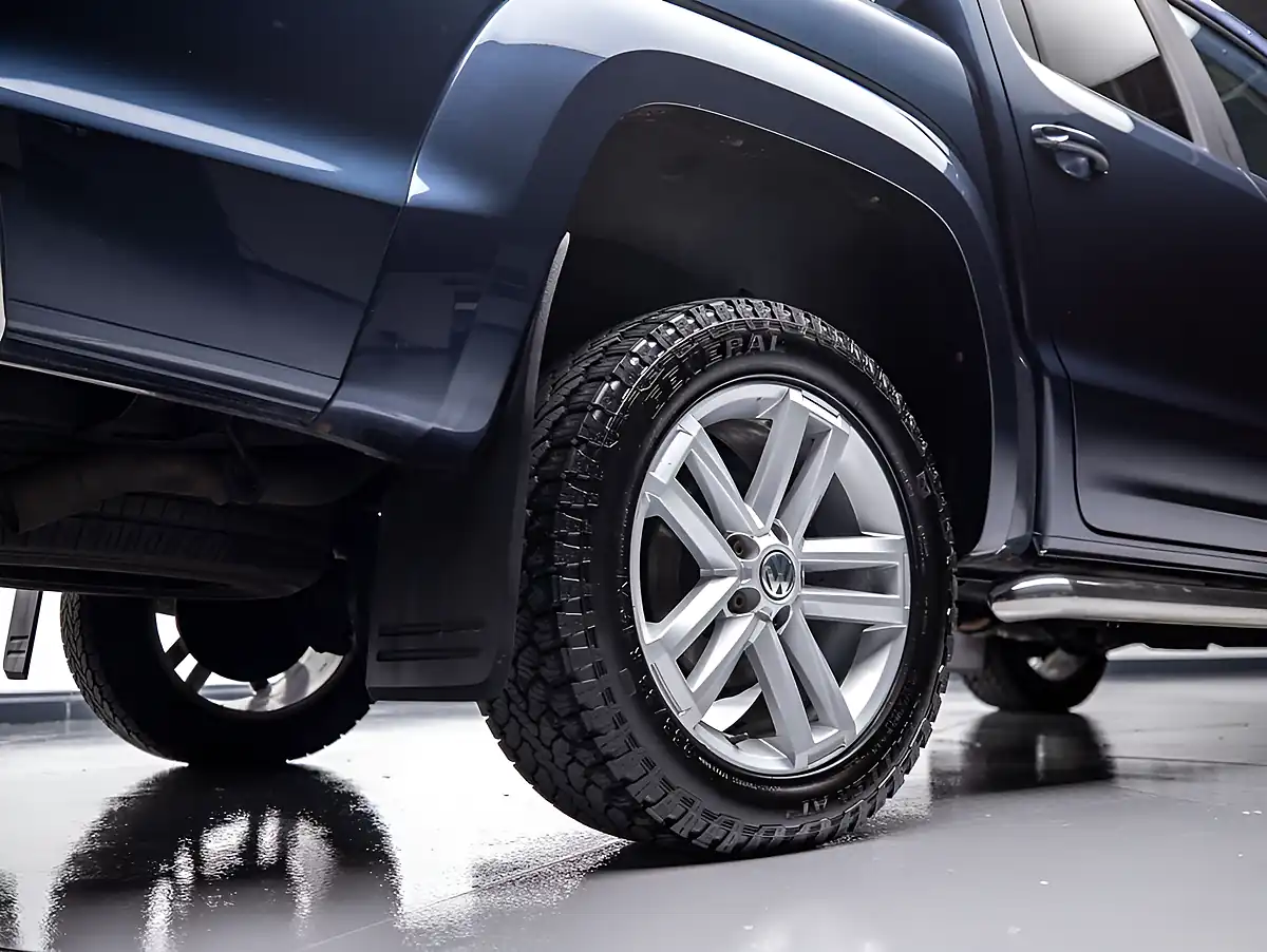 Used 2019 Volkswagen Amarok Highline Blue - Interior and Exterior details 9