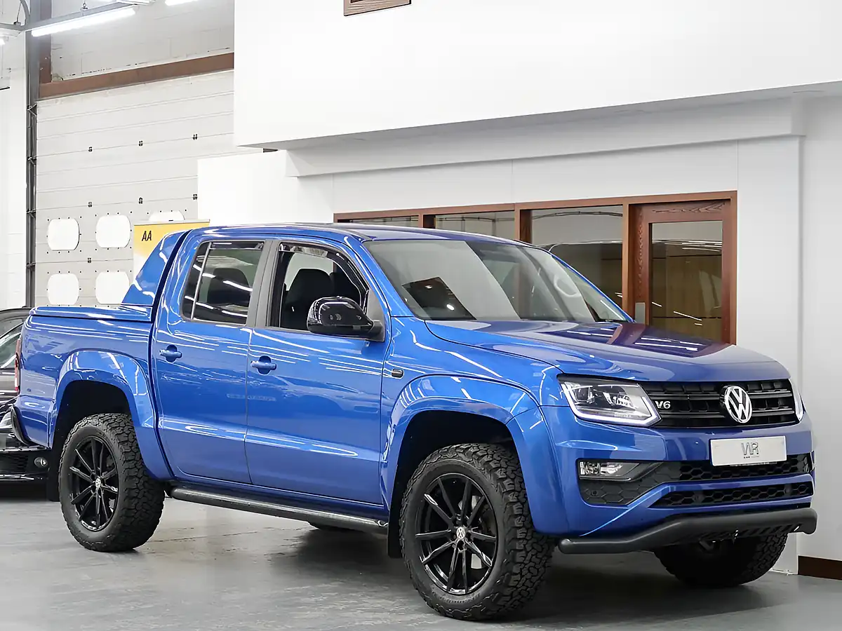 Used 2019 Volkswagen Amarok Highline Blue - Front View