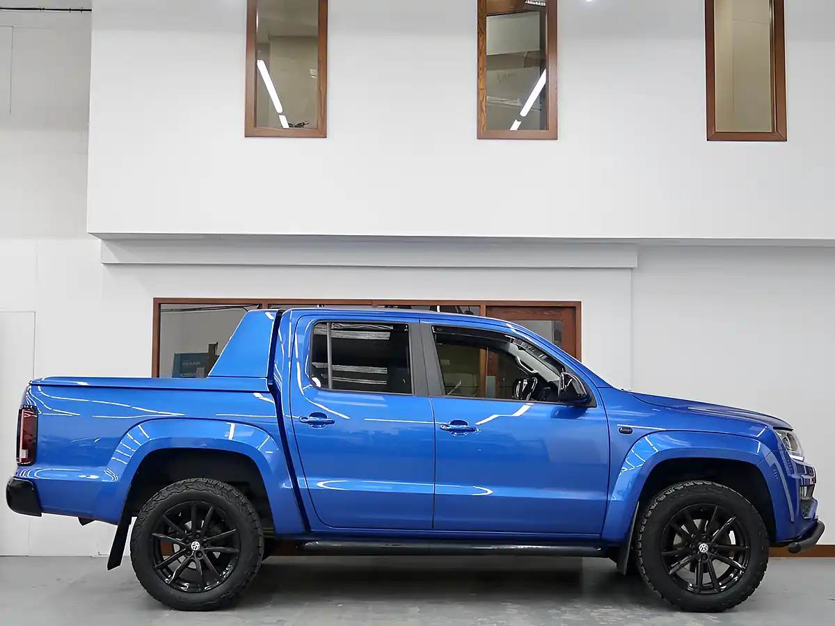 Used 2019 Volkswagen Amarok Highline Blue - Interior and Exterior details 10