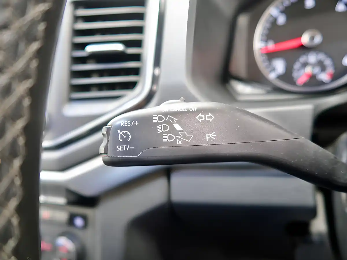 Used 2019 Volkswagen Amarok Highline Blue - Interior and Exterior details 13