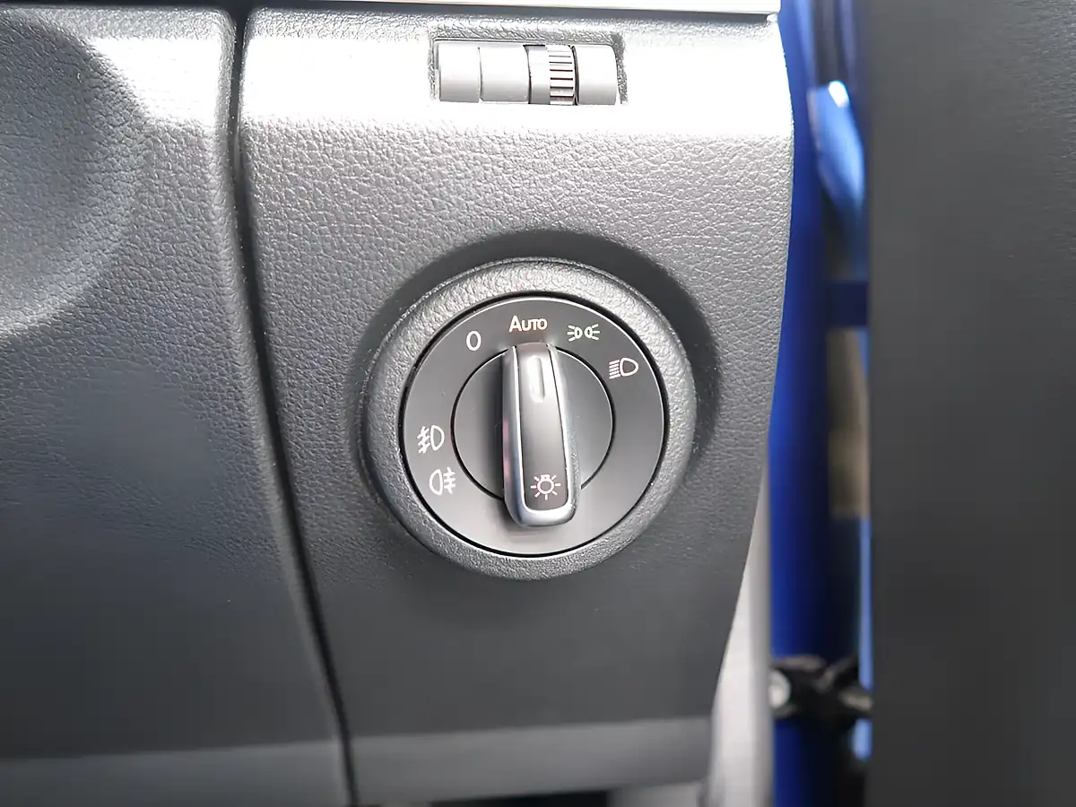 Used 2019 Volkswagen Amarok Highline Blue - Interior and Exterior details 15