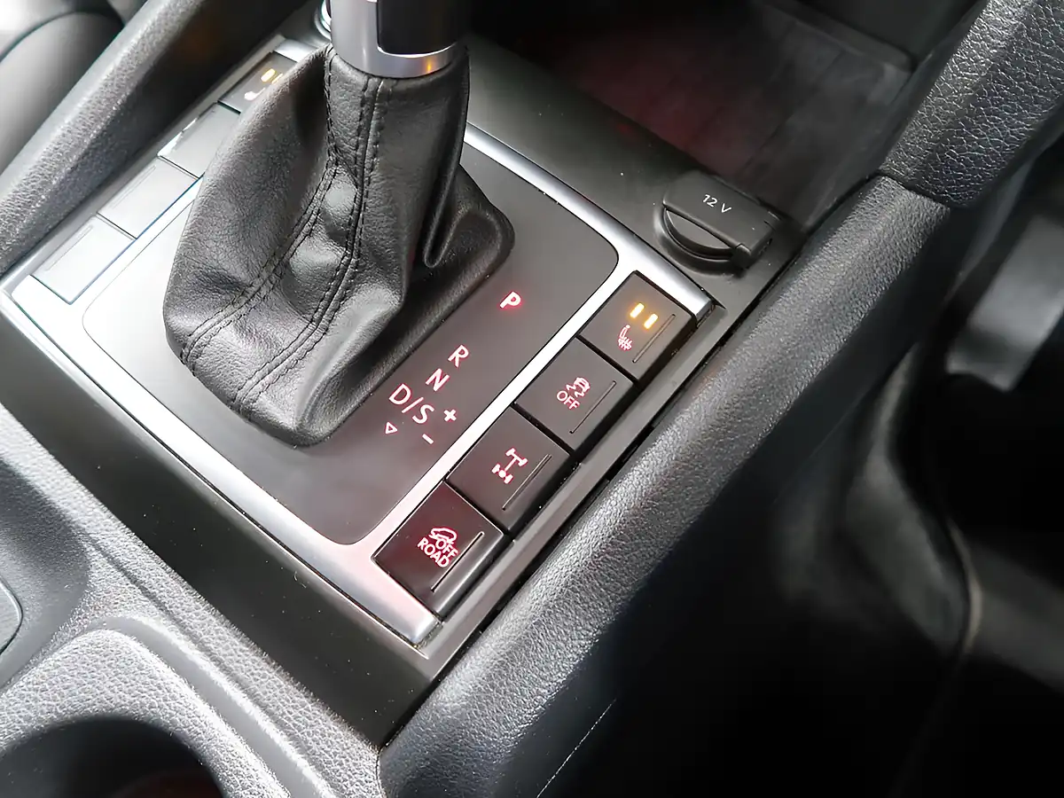 Used 2019 Volkswagen Amarok Highline Blue - Interior and Exterior details 16