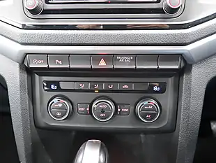 Used 2019 Volkswagen Amarok Highline Blue - Interior and Exterior details 17