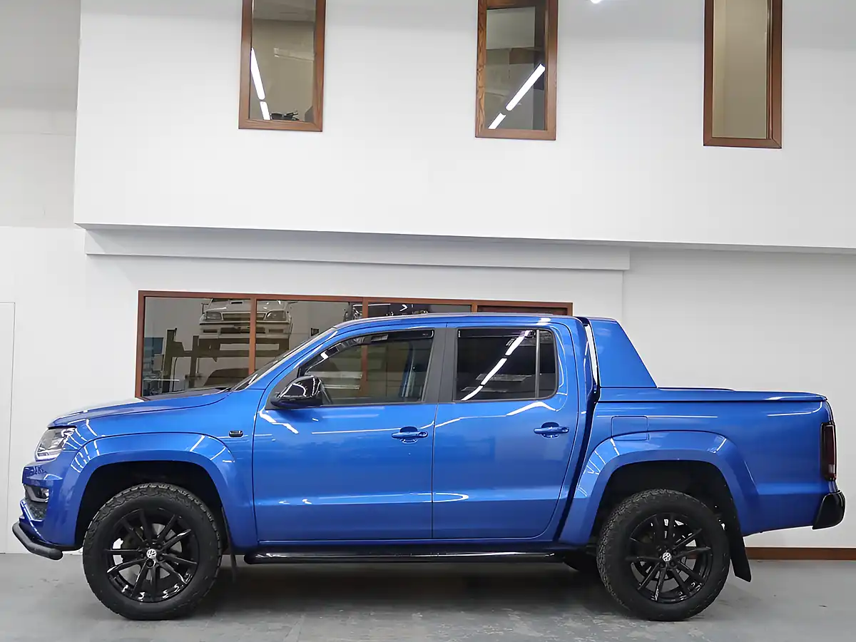 Used 2019 Volkswagen Amarok Highline Blue - Interior and Exterior details 4