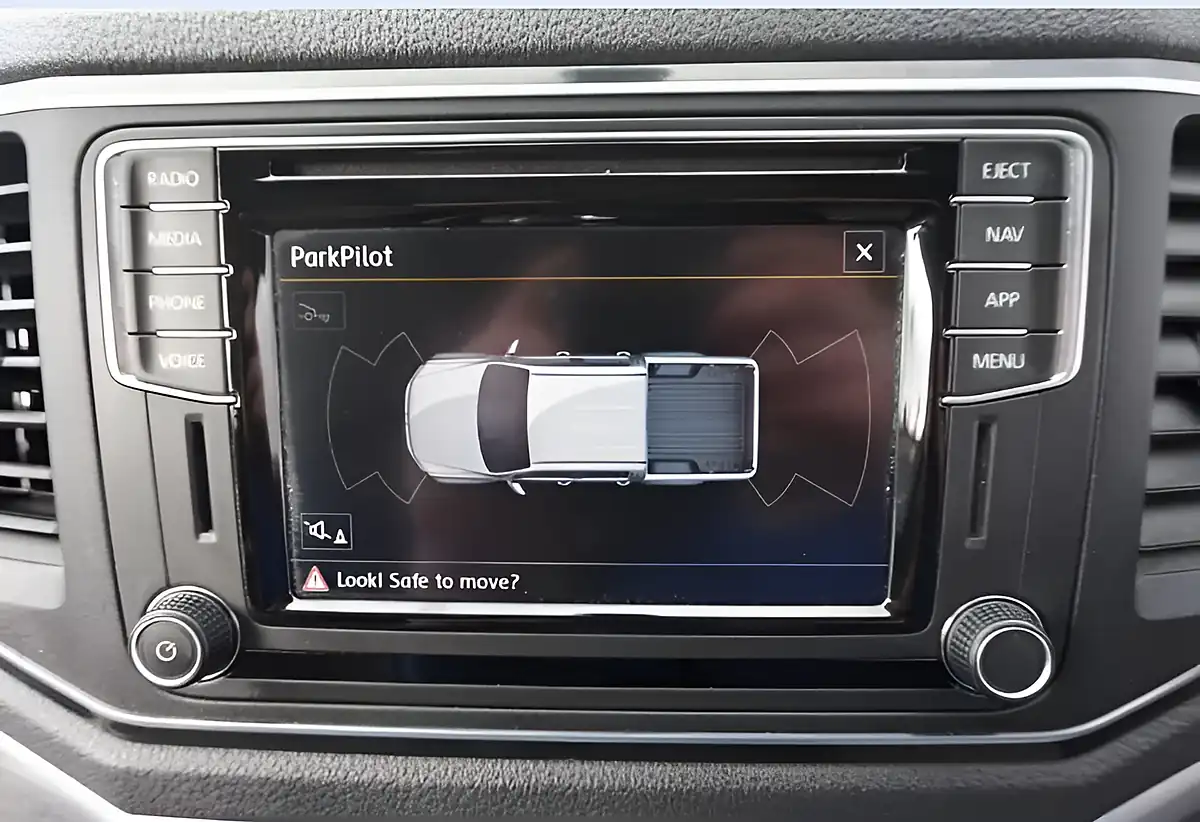Used 2019 Volkswagen Amarok Highline Blue - Interior and Exterior details 16