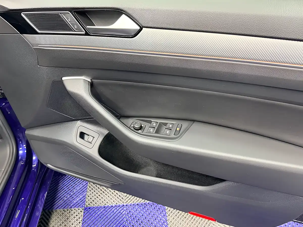 Used 2019 Volkswagen Arteon R-Line Atlantic Blue Metallic - Interior and Exterior details 13