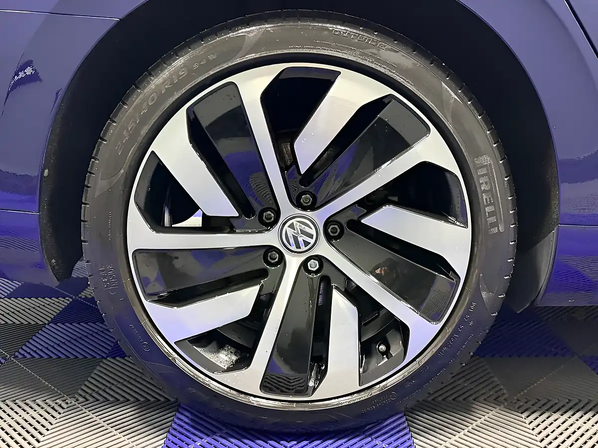 Used 2019 Volkswagen Arteon R-Line Atlantic Blue Metallic - Interior and Exterior details 19