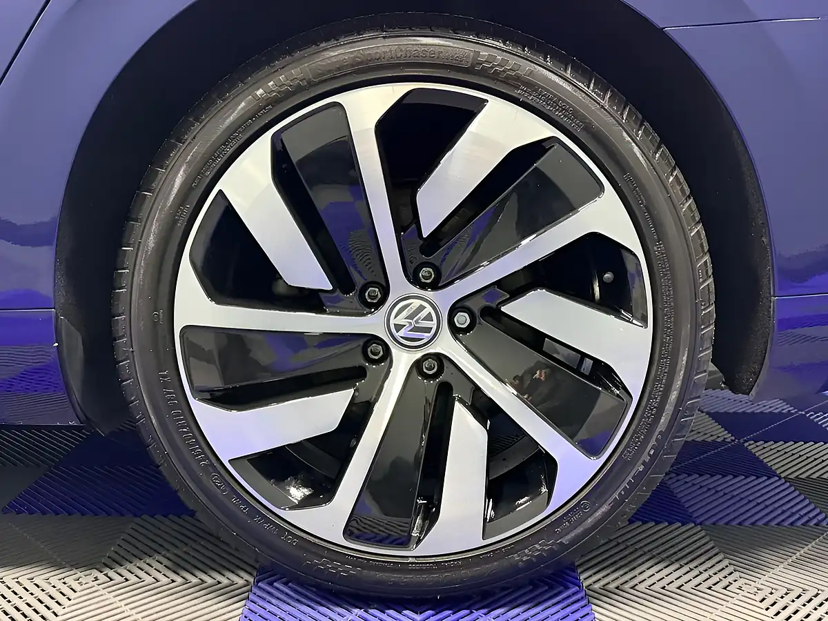 Used 2019 Volkswagen Arteon R-Line Atlantic Blue Metallic - Interior and Exterior details 20