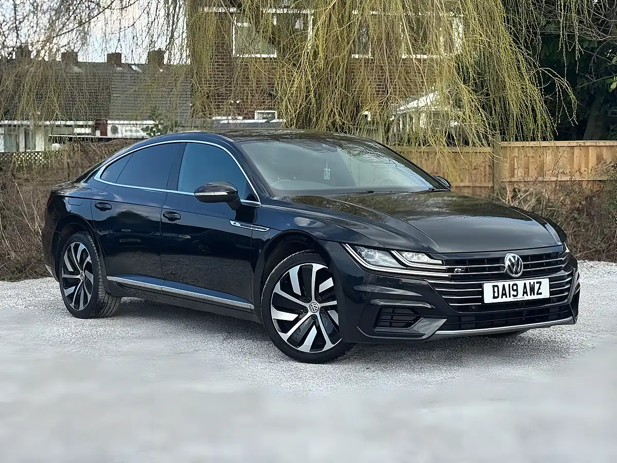 Used 2019 Volkswagen Arteon R-Line Black - Front View