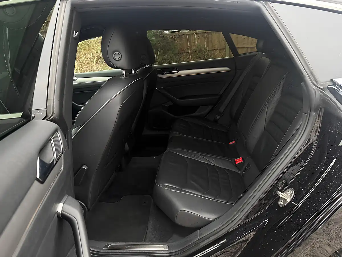 Used 2019 Volkswagen Arteon R-Line Black - Interior and Exterior details 11