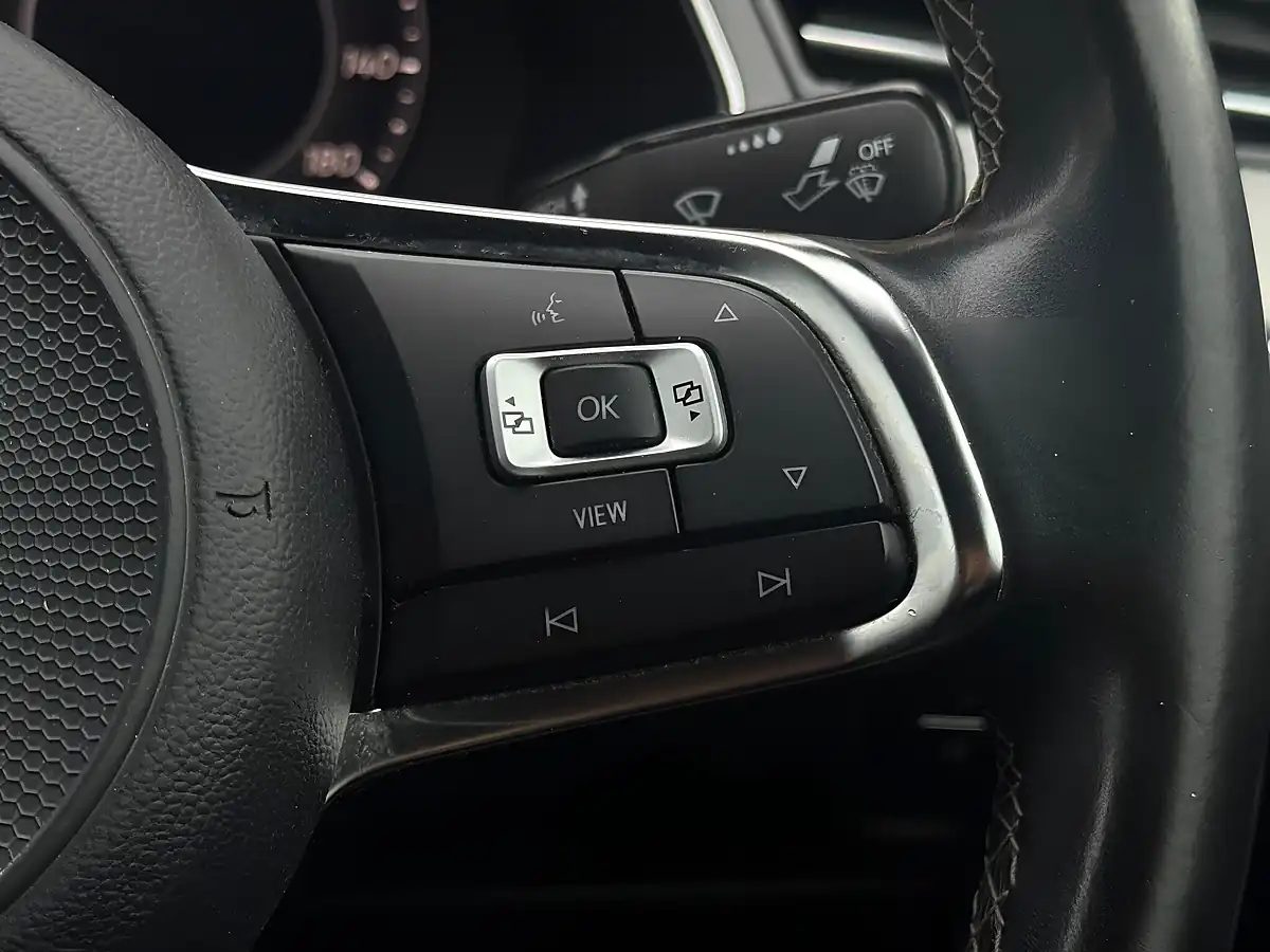 Used 2019 Volkswagen Arteon R-Line Black - Interior and Exterior details 13