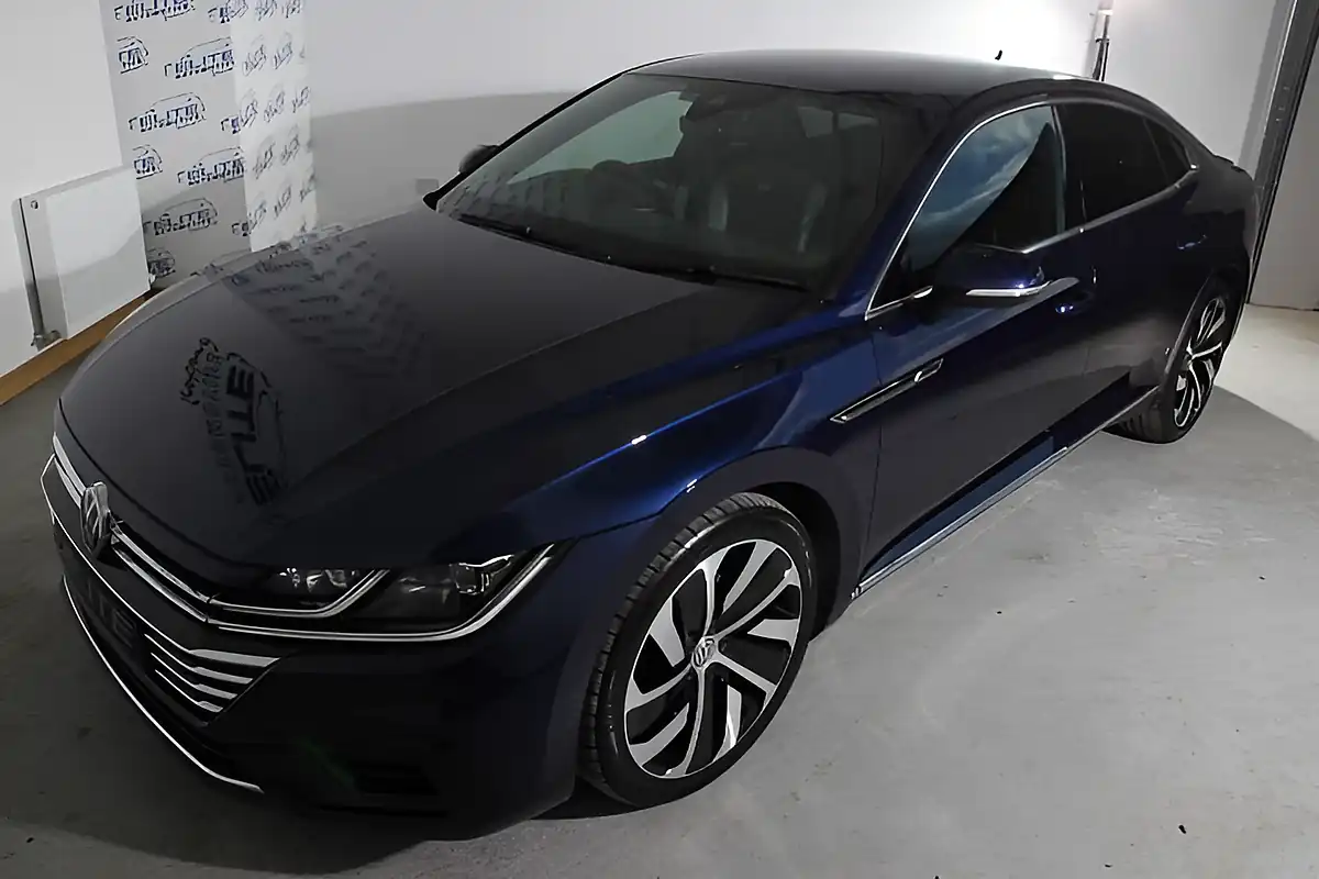 Used 2019 Volkswagen Arteon R-Line Fastback Blue - Interior and Exterior details 12