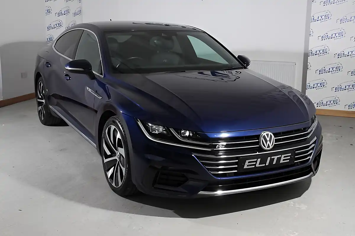 Used 2019 Volkswagen Arteon R-Line Fastback Blue - Interior and Exterior details 4