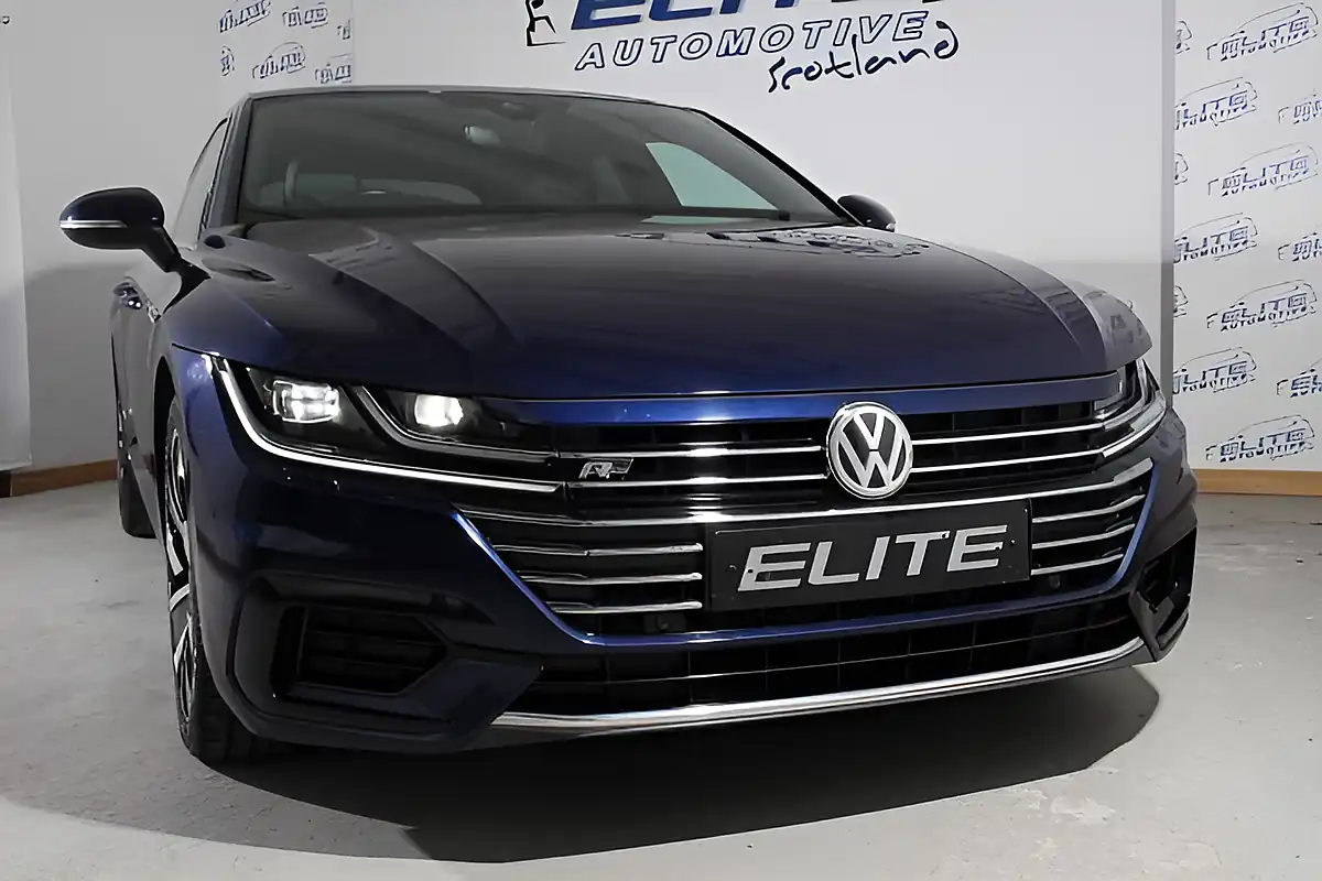 Used 2019 Volkswagen Arteon R-Line Fastback Blue - Interior and Exterior details 5