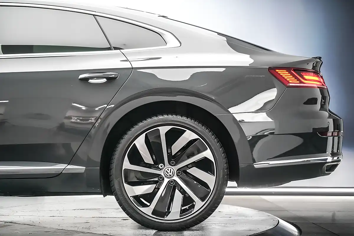 Used 2019 Volkswagen Arteon R-Line Grey - Interior and Exterior details 11