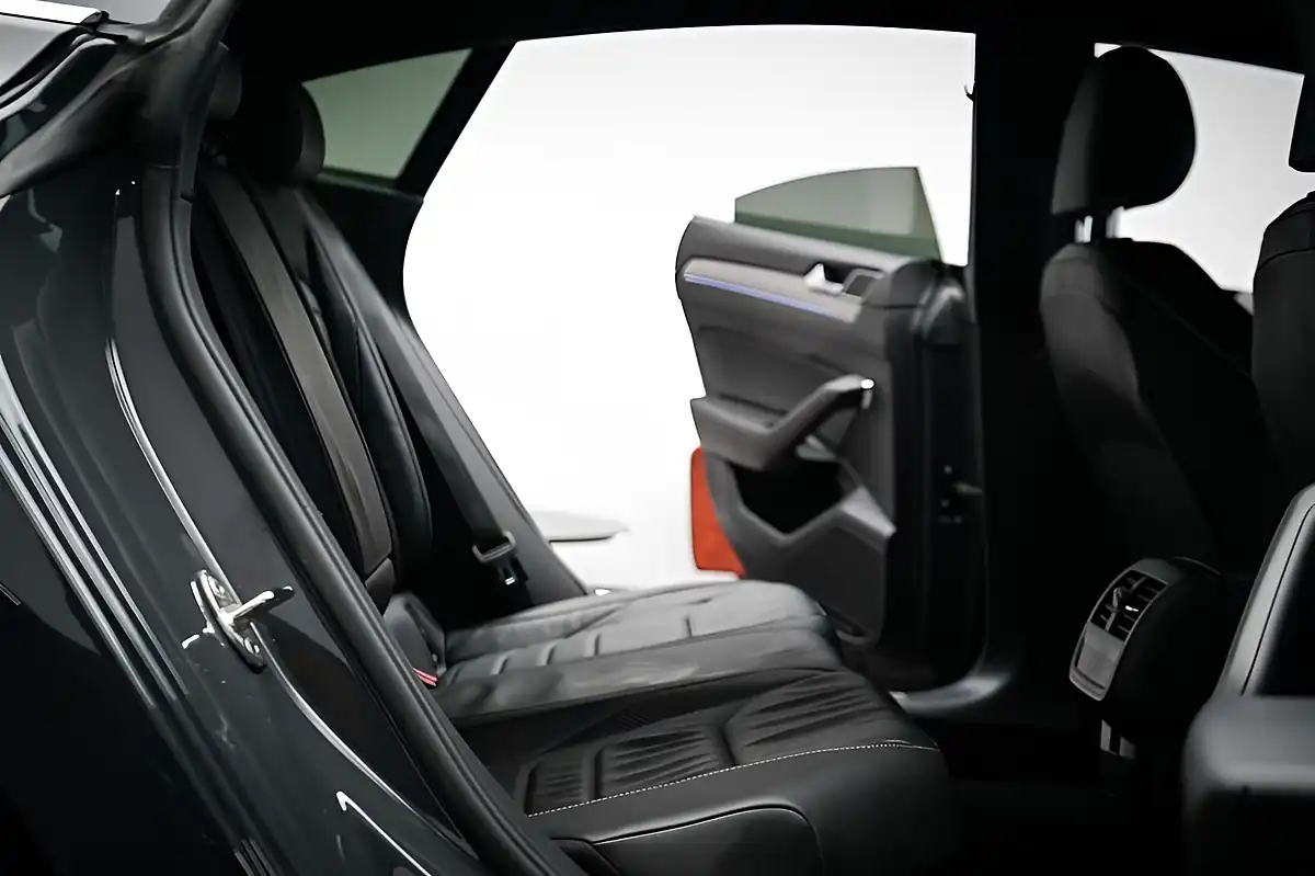 Used 2019 Volkswagen Arteon R-Line Grey - Interior and Exterior details 16