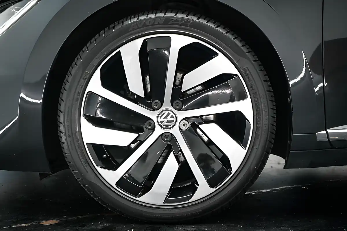 Used 2019 Volkswagen Arteon R-Line Grey - Interior and Exterior details 19