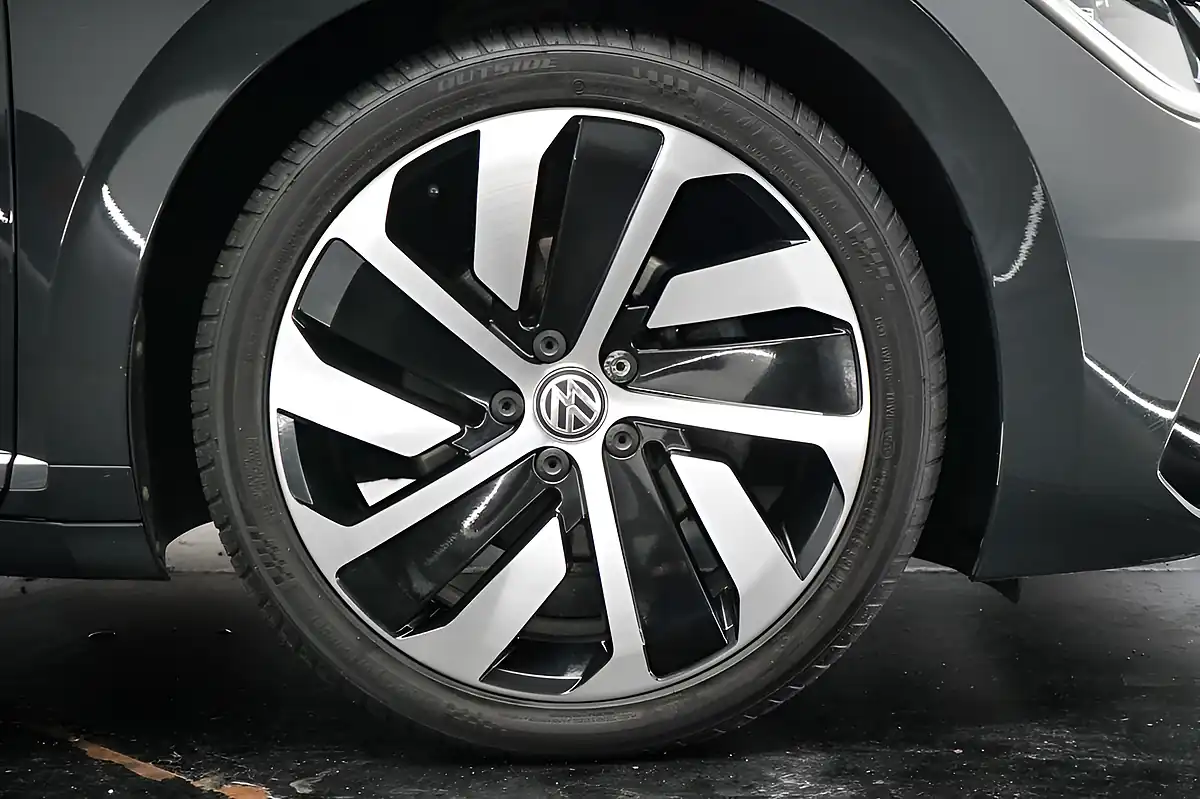Used 2019 Volkswagen Arteon R-Line Grey - Interior and Exterior details 20