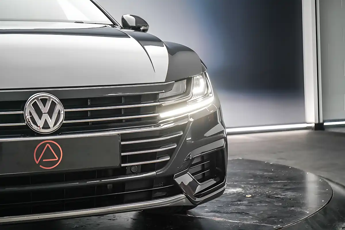 Used 2019 Volkswagen Arteon R-Line Grey - Interior and Exterior details 4