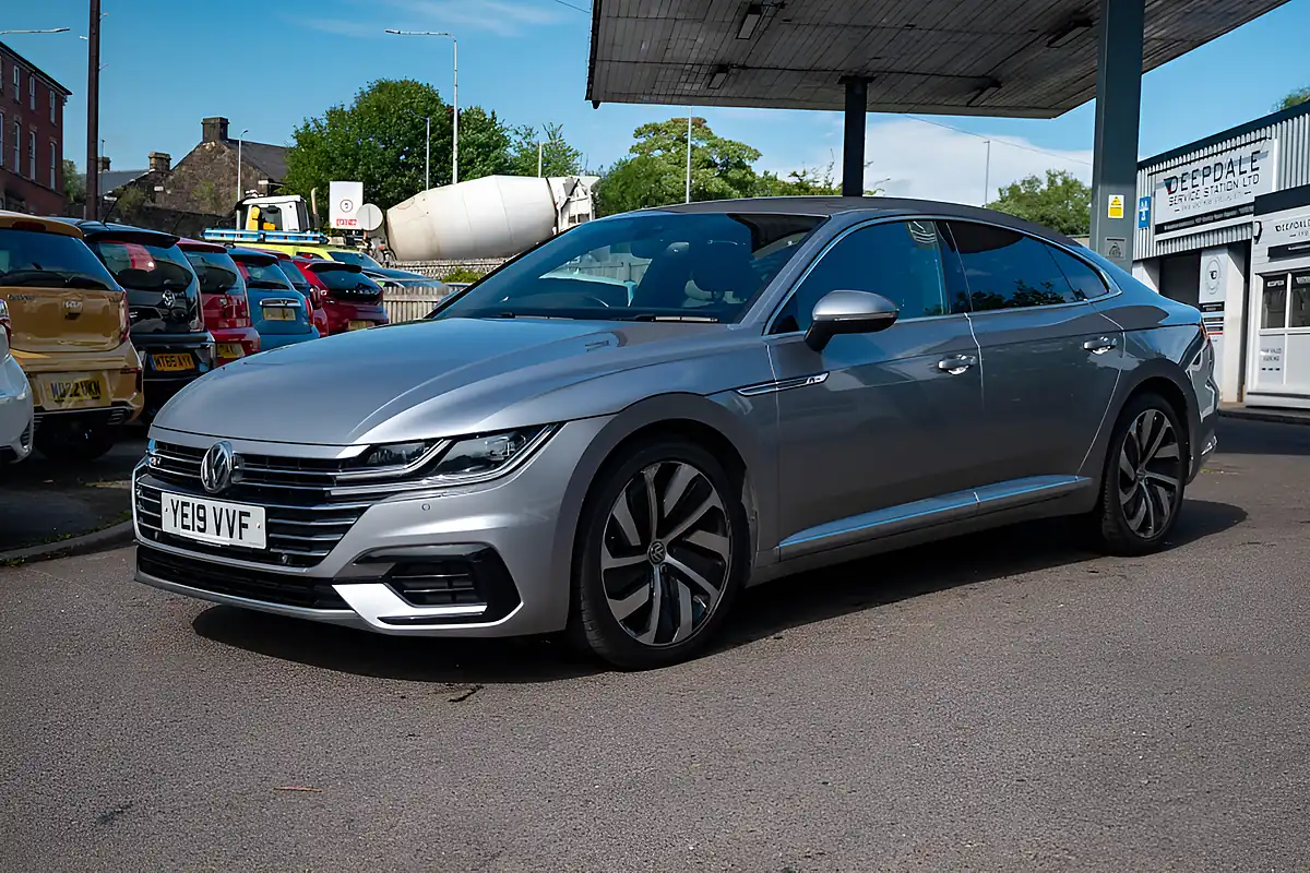 Used 2019 Volkswagen Arteon R-Line Pyrite Silver - Interior and Exterior details 4