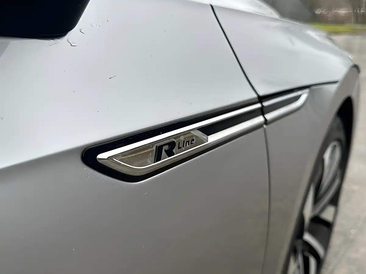 Used 2019 Volkswagen Arteon R-Line Silver - Interior and Exterior details 10