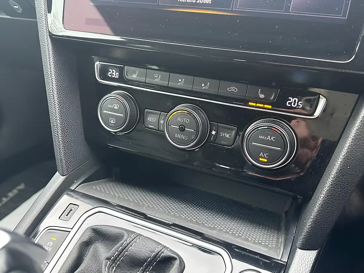 Used 2019 Volkswagen Arteon R-Line Silver - Interior and Exterior details 11