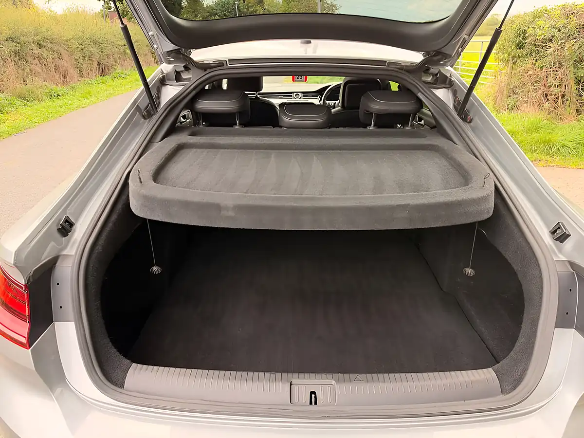 Used 2019 Volkswagen Arteon R-Line Silver - Interior and Exterior details 15