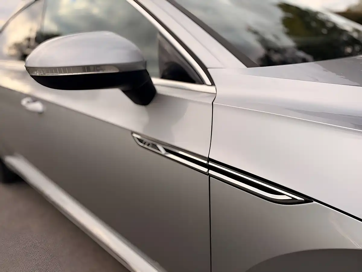 Used 2019 Volkswagen Arteon R-Line Silver - Interior and Exterior details 16