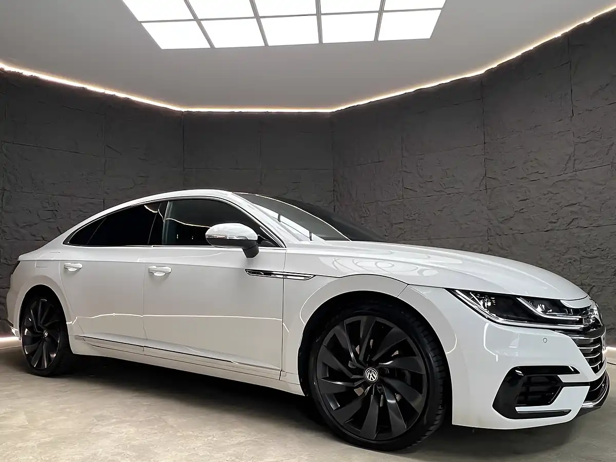 Used 2019 Volkswagen Arteon R-Line White - Interior and Exterior details 11